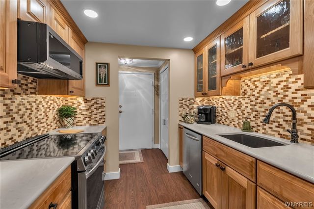 60 Hamlin 4, Amherst, NY 14221