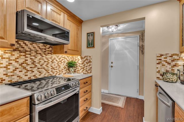 60 Hamlin 4, Amherst, NY 14221