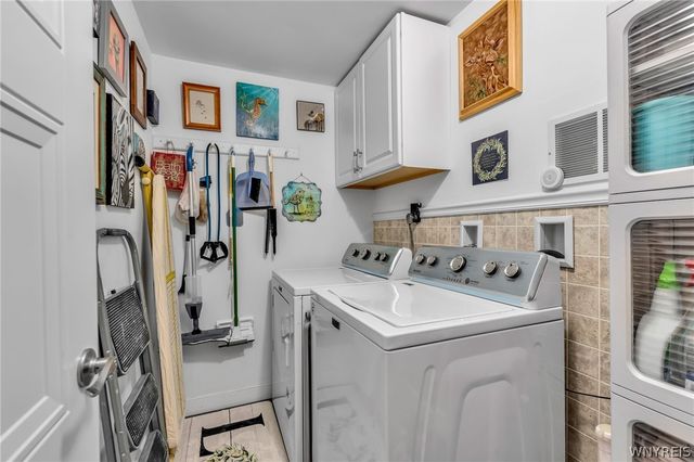 60 Hamlin 4, Amherst, NY 14221