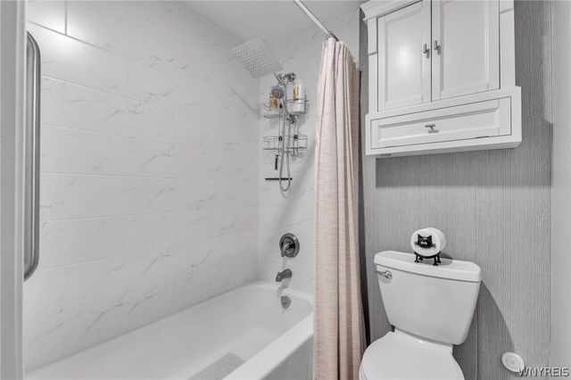 60 Hamlin 4, Amherst, NY 14221
