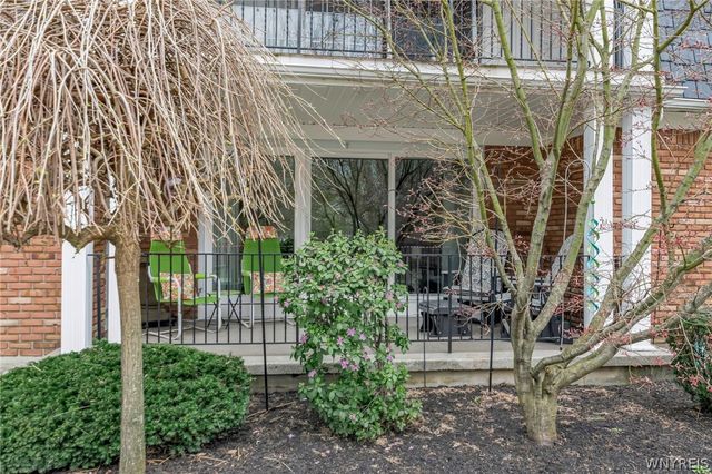 60 Hamlin 4, Amherst, NY 14221