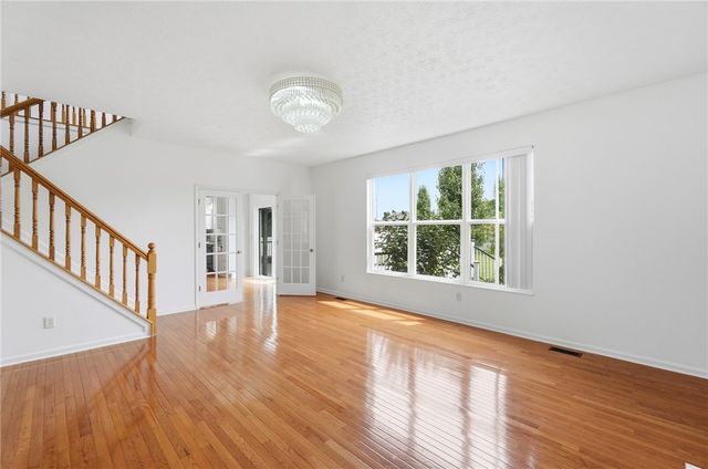 6088 Oak Ridge Drive, Huber Heights, OH 45424