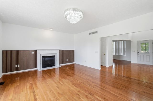 6088 Oak Ridge Drive, Huber Heights, OH 45424