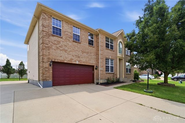 6088 Oak Ridge Drive, Huber Heights, OH 45424