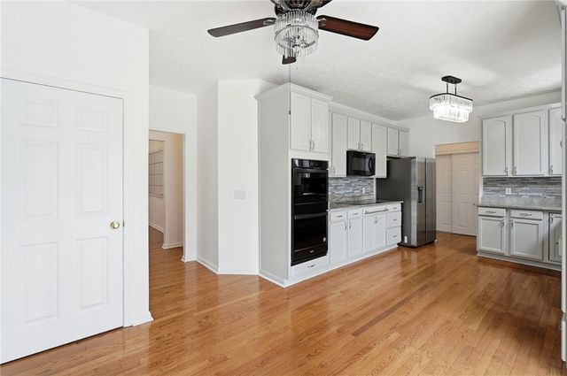 6088 Oak Ridge Drive, Huber Heights, OH 45424