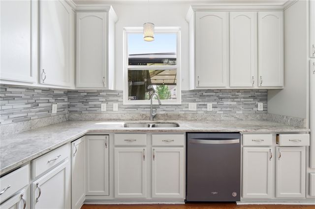 6088 Oak Ridge Drive, Huber Heights, OH 45424
