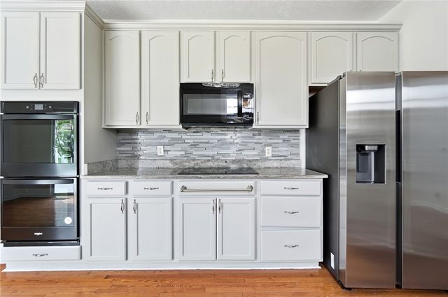 6088 Oak Ridge Drive, Huber Heights, OH 45424