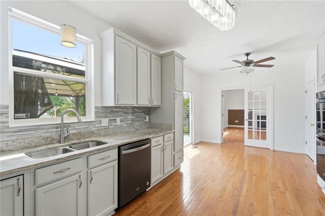 6088 Oak Ridge Drive, Huber Heights, OH 45424