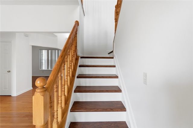 6088 Oak Ridge Drive, Huber Heights, OH 45424
