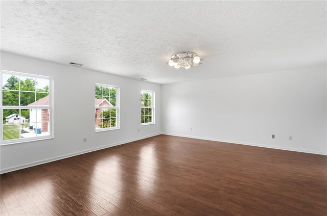 6088 Oak Ridge Drive, Huber Heights, OH 45424