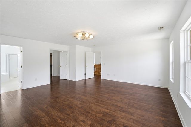 6088 Oak Ridge Drive, Huber Heights, OH 45424