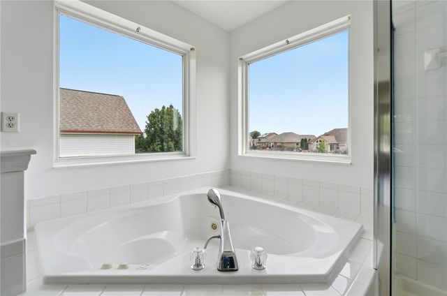 6088 Oak Ridge Drive, Huber Heights, OH 45424