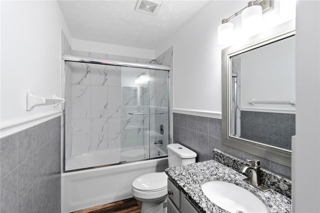6088 Oak Ridge Drive, Huber Heights, OH 45424