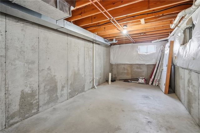 6088 Oak Ridge Drive, Huber Heights, OH 45424