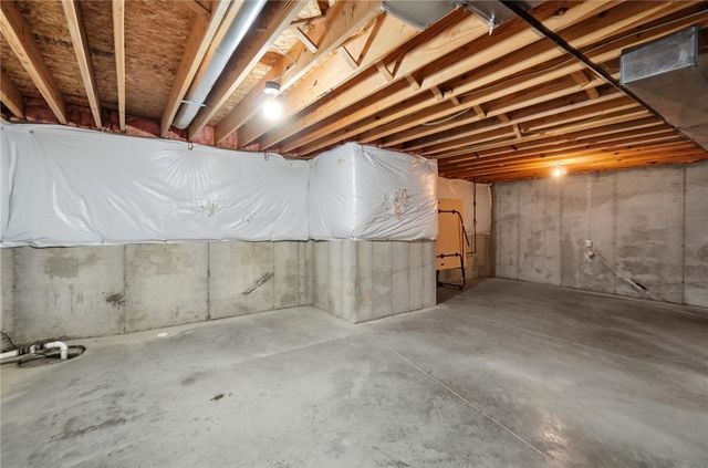 6088 Oak Ridge Drive, Huber Heights, OH 45424