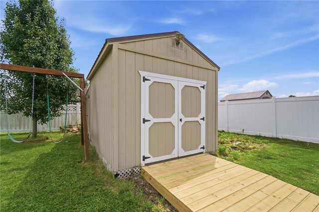 6088 Oak Ridge Drive, Huber Heights, OH 45424