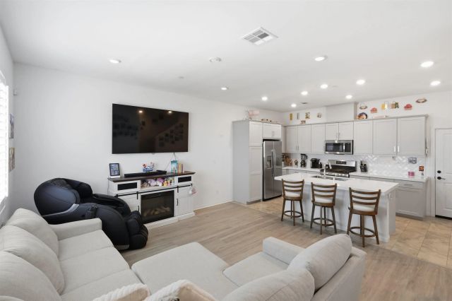 2044 BLUESTONE CIR., Chula Vista, CA 91913