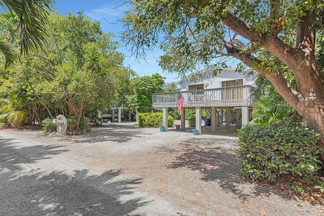103 Stirrup Key Woods Road, Marathon, FL 33050