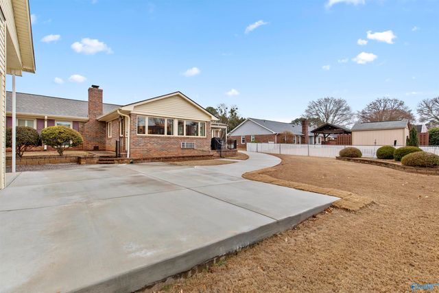 2209 Lugenia Drive, Huntsville, AL 35803