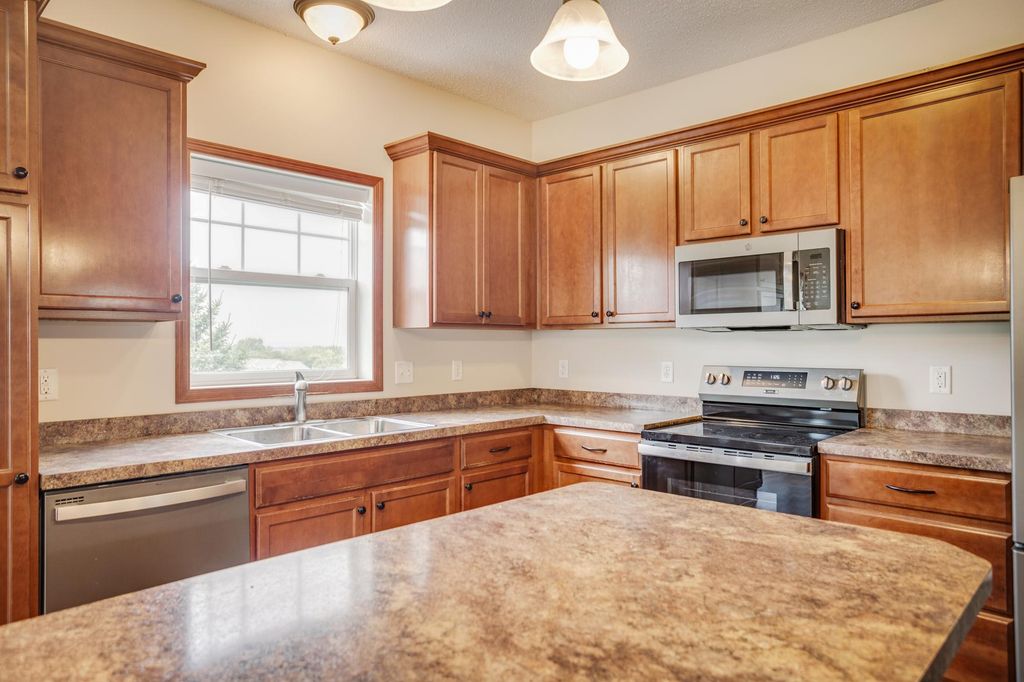 13229 Virginia Avenue S, Savage, MN 55378 — photo 3