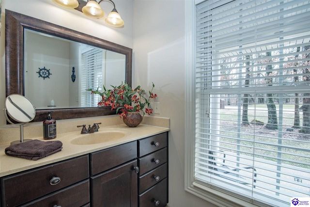 489 Lakeshore Parkway, Brandenburg, KY 40108