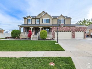 196 S WELLINGTON DR, Kaysville, UT 84037