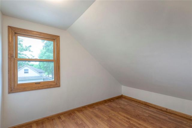 313 SW Ensley Lane, Lee's Summit, MO 64081