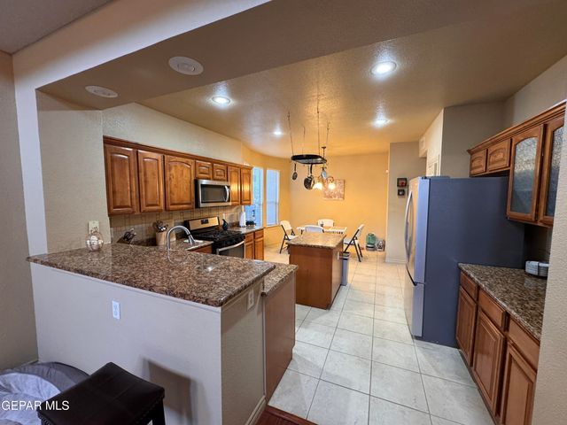 6377 FRANKLIN GATE Drive, El Paso, TX 79912