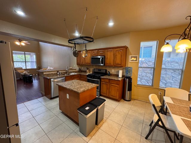 6377 FRANKLIN GATE Drive, El Paso, TX 79912