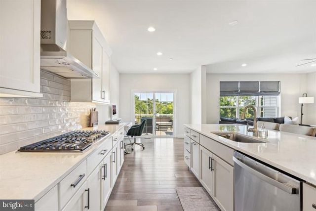 41 MIDSUMMER DR, West Chester, PA 19382