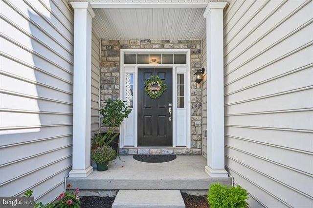 41 MIDSUMMER DR, West Chester, PA 19382