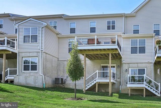 41 MIDSUMMER DR, West Chester, PA 19382