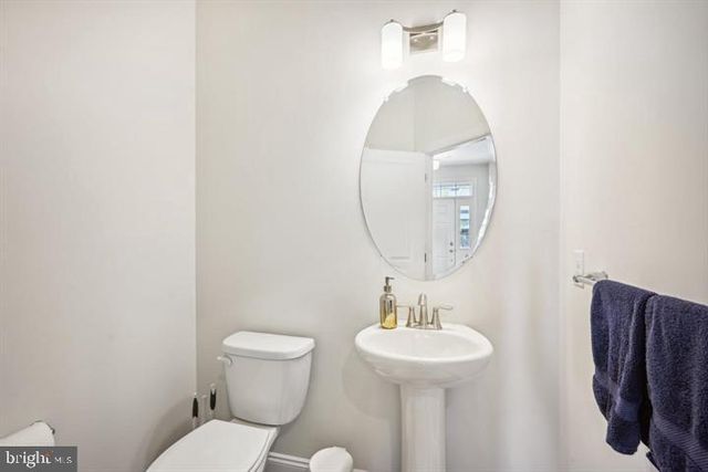 41 MIDSUMMER DR, West Chester, PA 19382