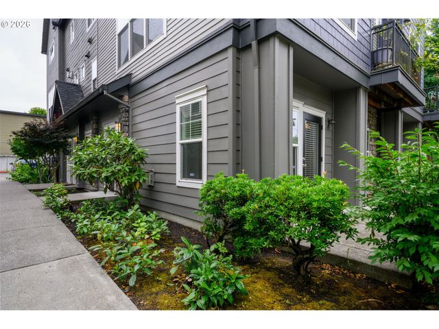 10651 Ne RED WING Way 102, Hillsboro, OR 97006
