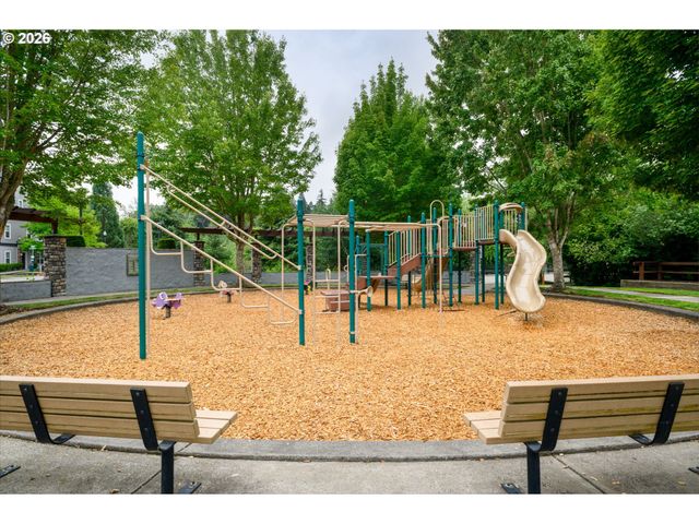 10651 Ne RED WING Way 102, Hillsboro, OR 97006