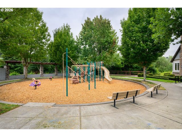 10651 Ne RED WING Way 102, Hillsboro, OR 97006