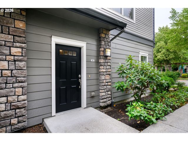 10651 Ne RED WING Way 102, Hillsboro, OR 97006
