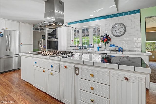 1201 Congress Road, Belpre, OH 45714