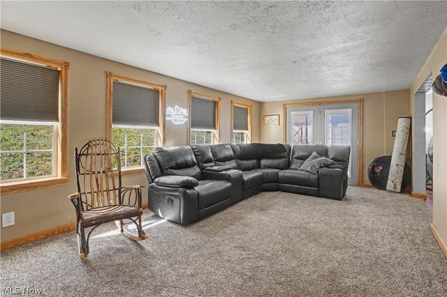 1201 Congress Road, Belpre, OH 45714