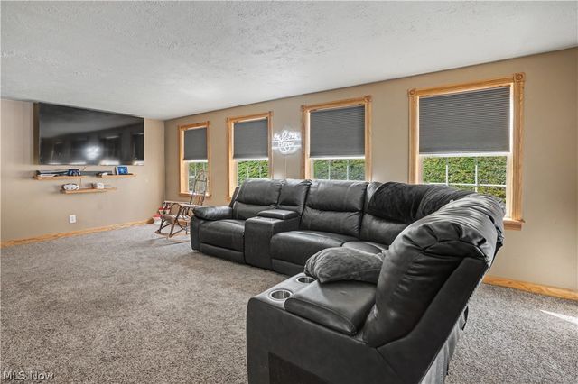 1201 Congress Road, Belpre, OH 45714