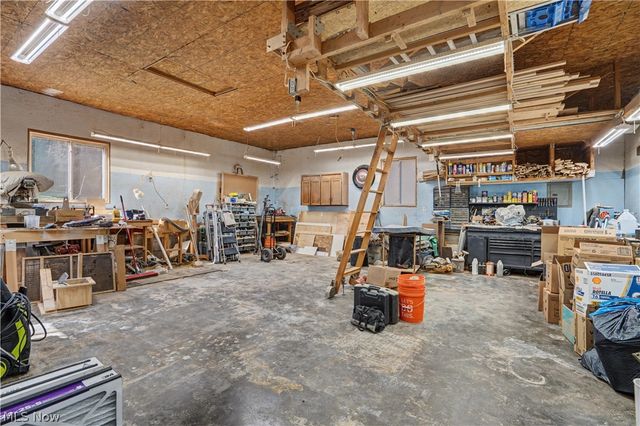 1201 Congress Road, Belpre, OH 45714