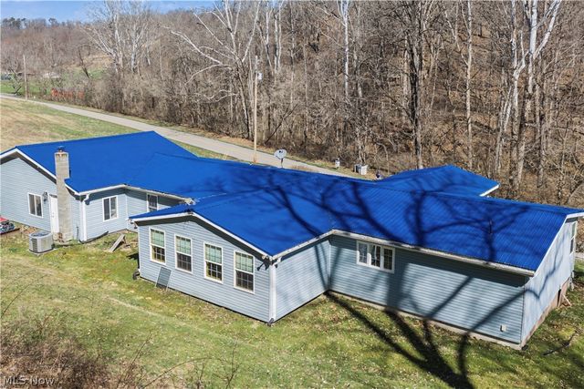 1201 Congress Road, Belpre, OH 45714