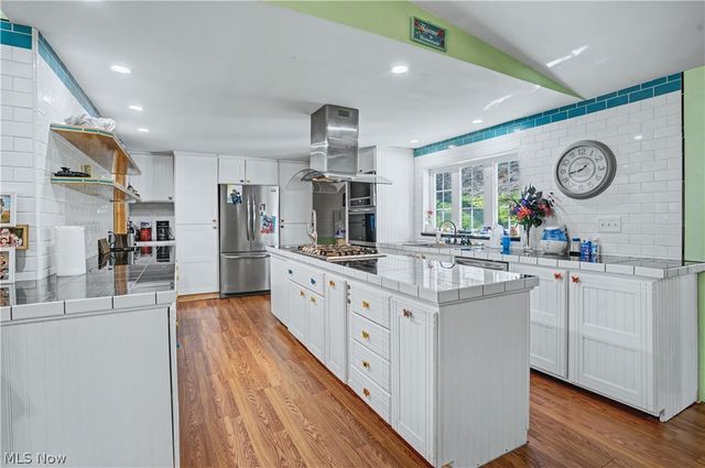 1201 Congress Road, Belpre, OH 45714