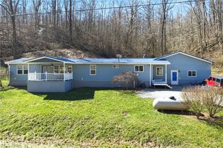1201 Congress Road, Belpre, OH 45714