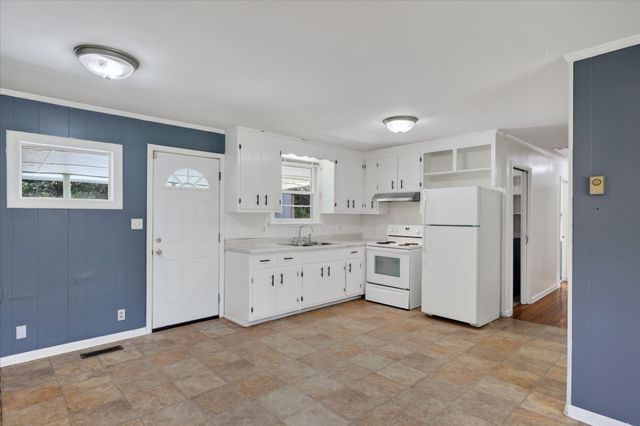 910 Highway 13, Cunningham, TN 37052