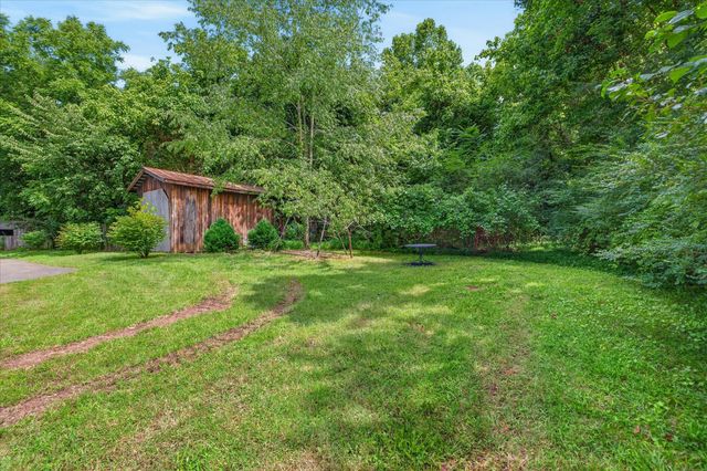 910 Highway 13, Cunningham, TN 37052