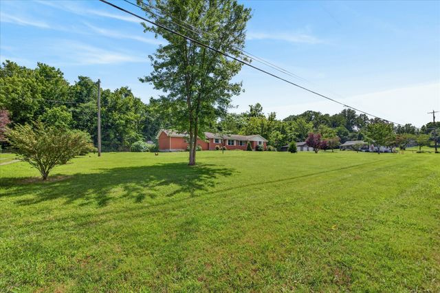 910 Highway 13, Cunningham, TN 37052