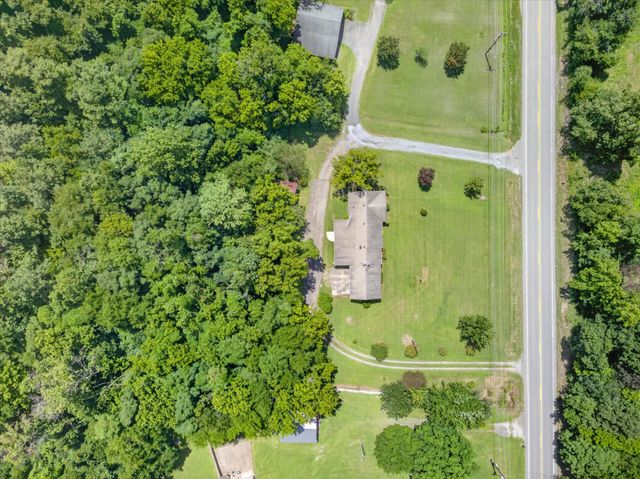 910 Highway 13, Cunningham, TN 37052