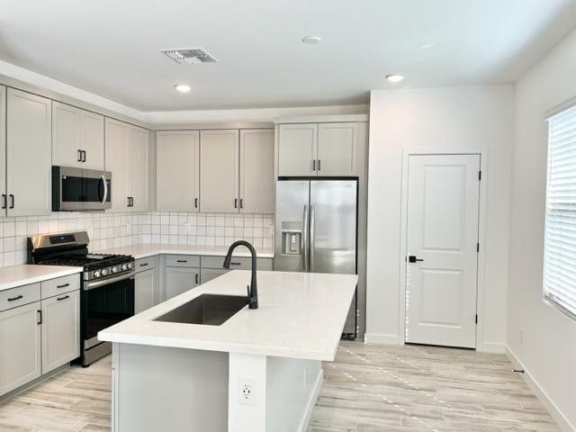 9227 E Smith Avenue, Mesa, AZ 85212