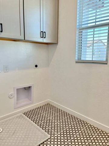 9227 E Smith Avenue, Mesa, AZ 85212